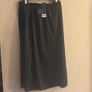 Velair Black Large slip 24” length NWT